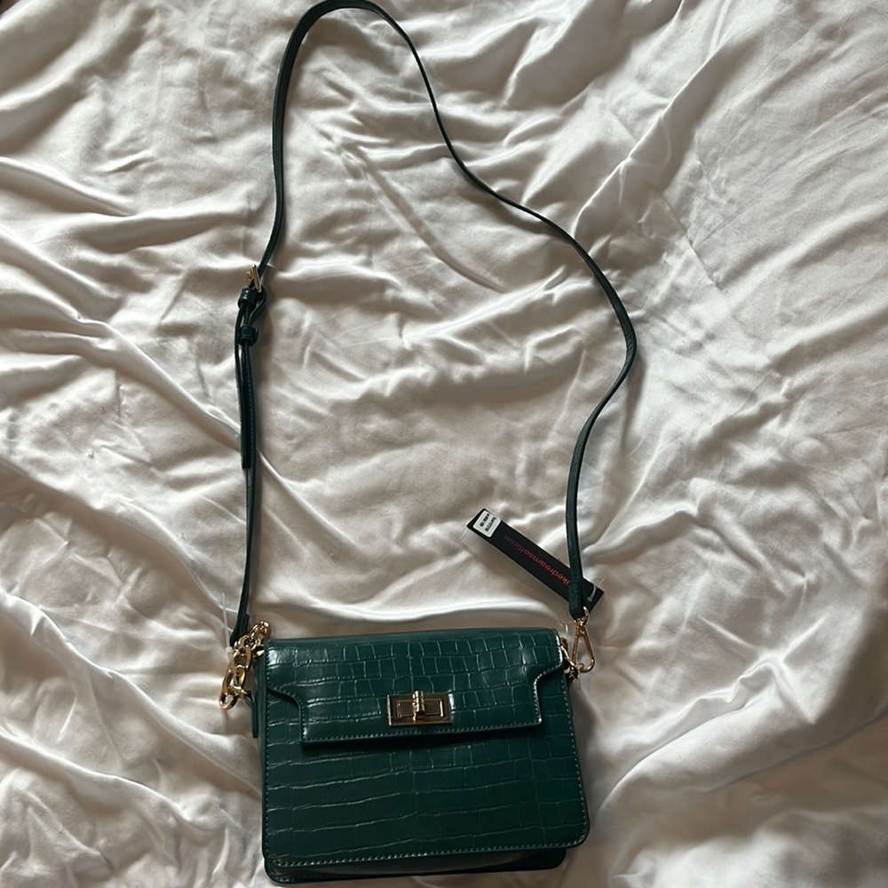 Green purse
